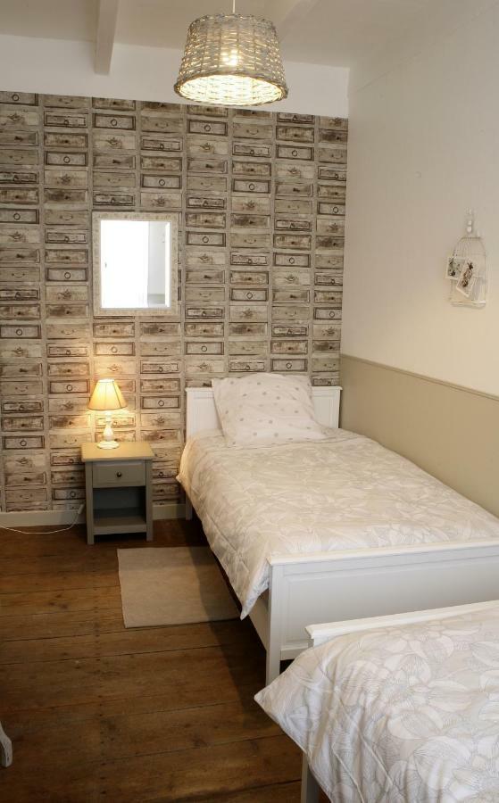 Au Coeur Des Vignes Bed & Breakfast Archiac Exterior photo