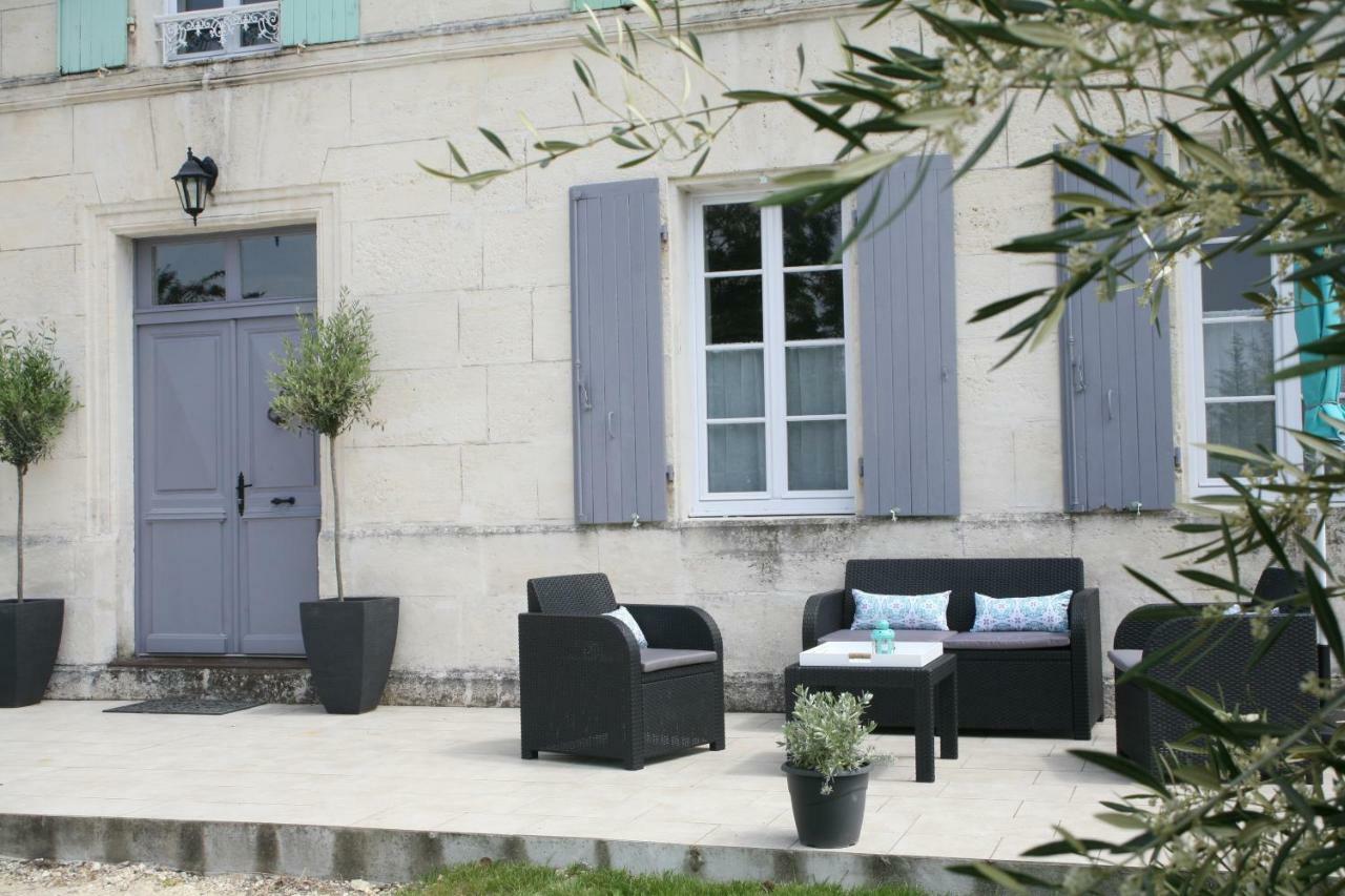 Au Coeur Des Vignes Bed & Breakfast Archiac Exterior photo